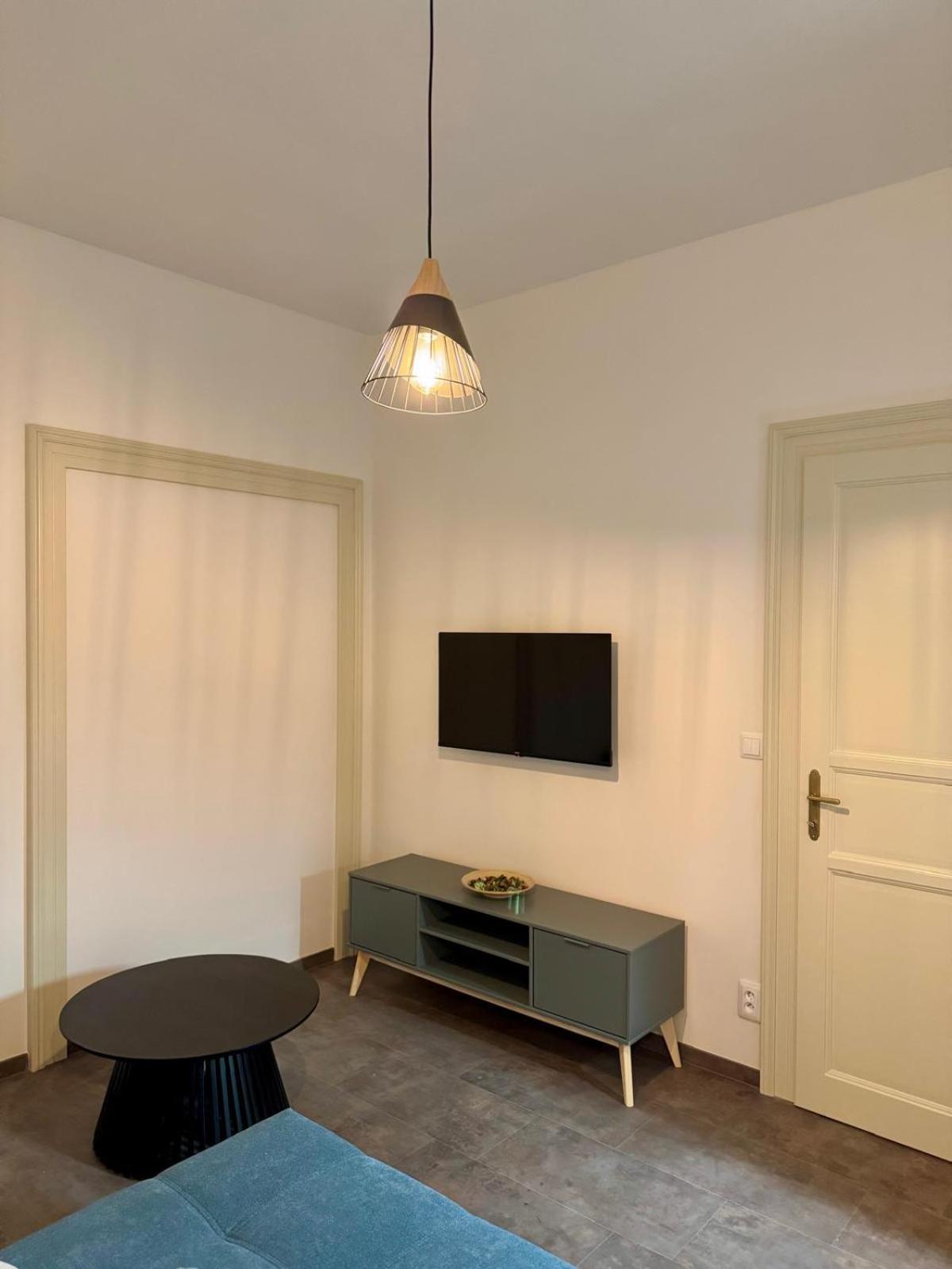 Pearl Bee Deluxe Suites Plzen Exterior photo