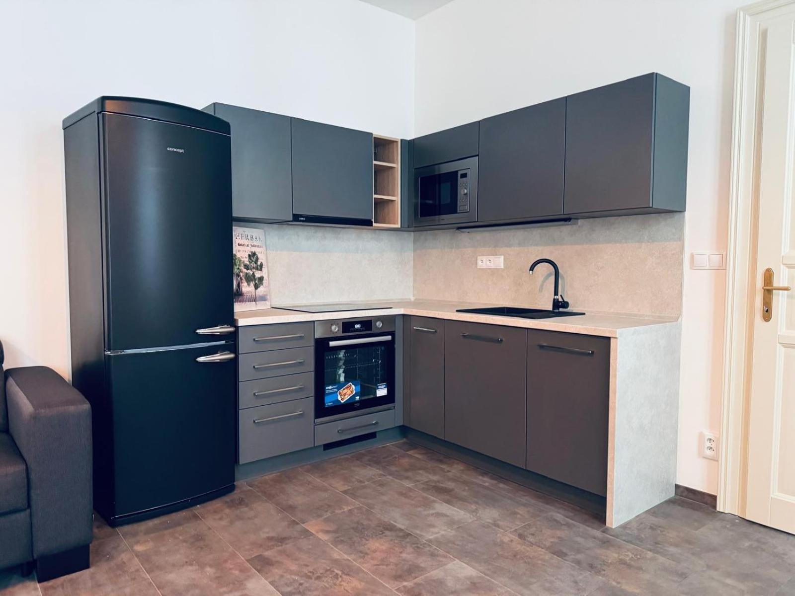 Pearl Bee Deluxe Suites Plzen Exterior photo