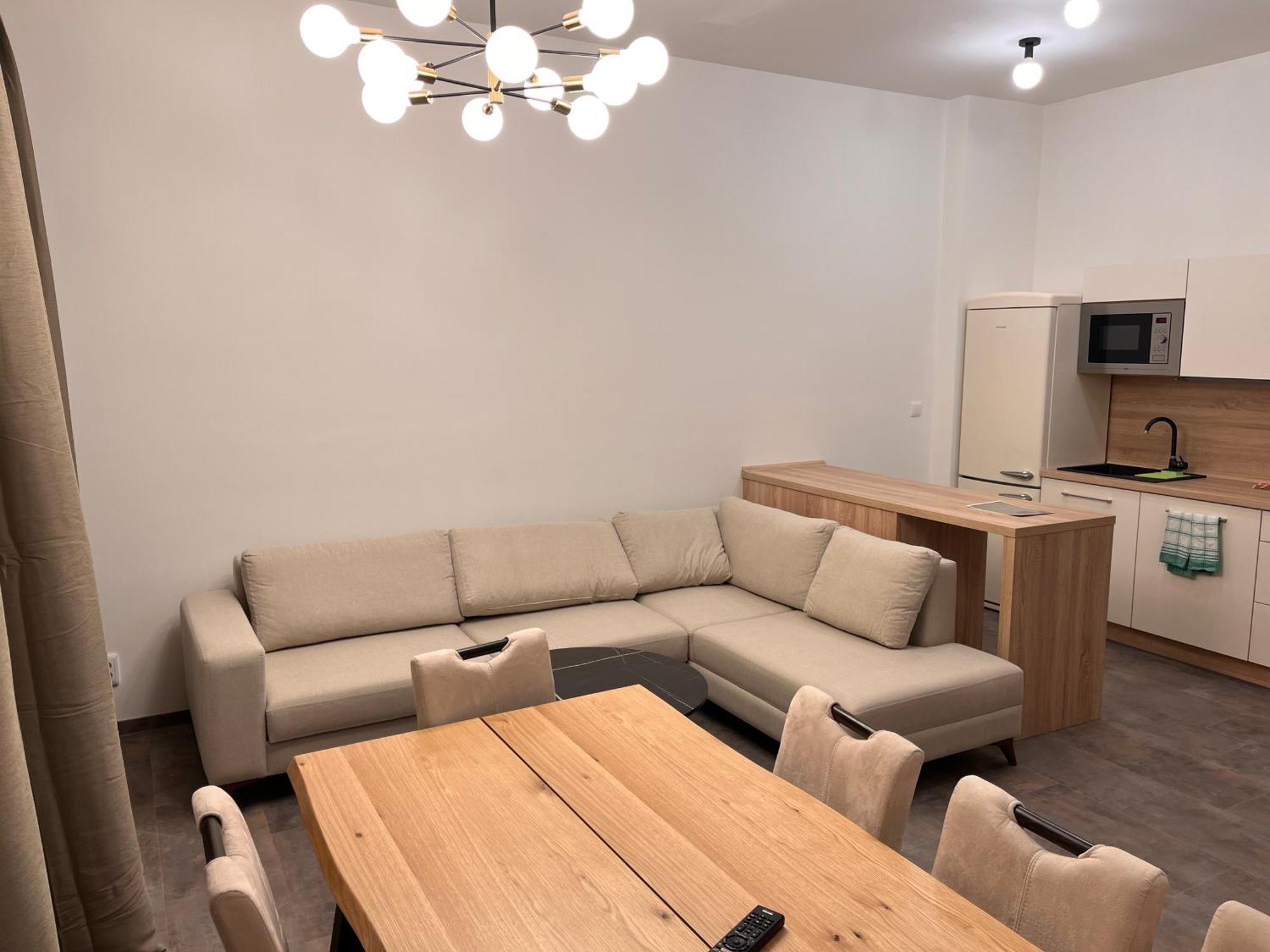 Pearl Bee Deluxe Suites Plzen Exterior photo